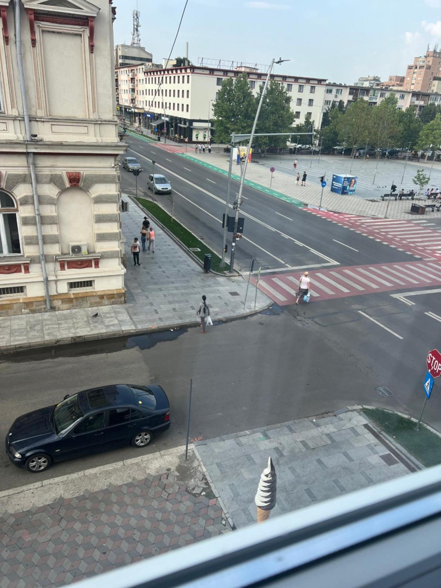 Central Trei Camere Bacău Exterior photo